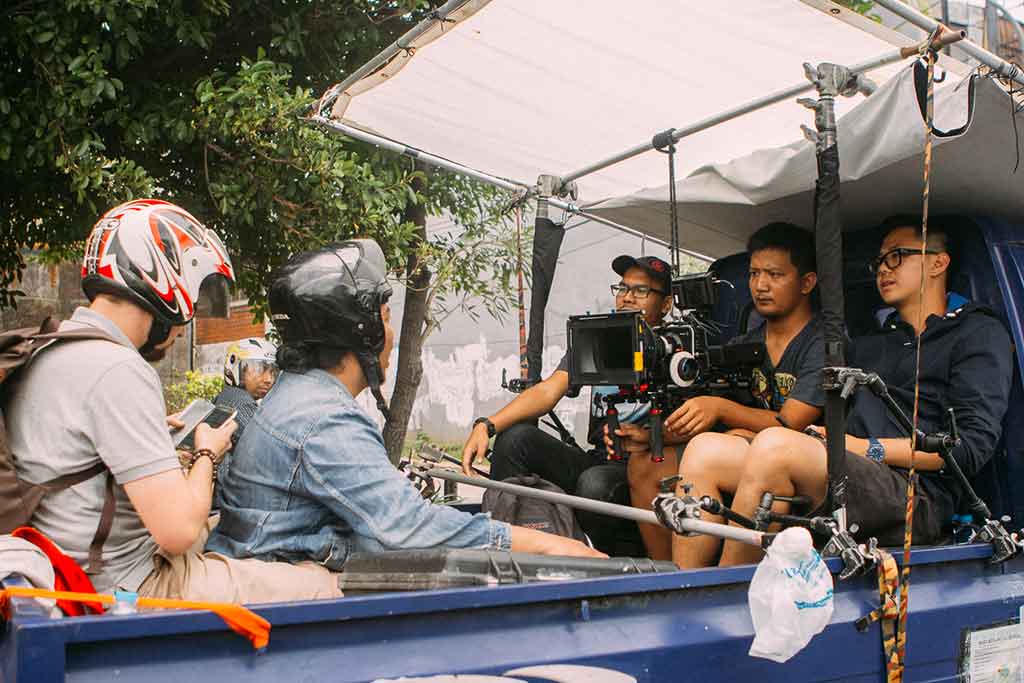 Mohamad Yoga dan Fred Neust ketika syuting film pendek Balik Jakarta, memerankan Togar dan Günther, di bawah arahan Jason Iskandar.