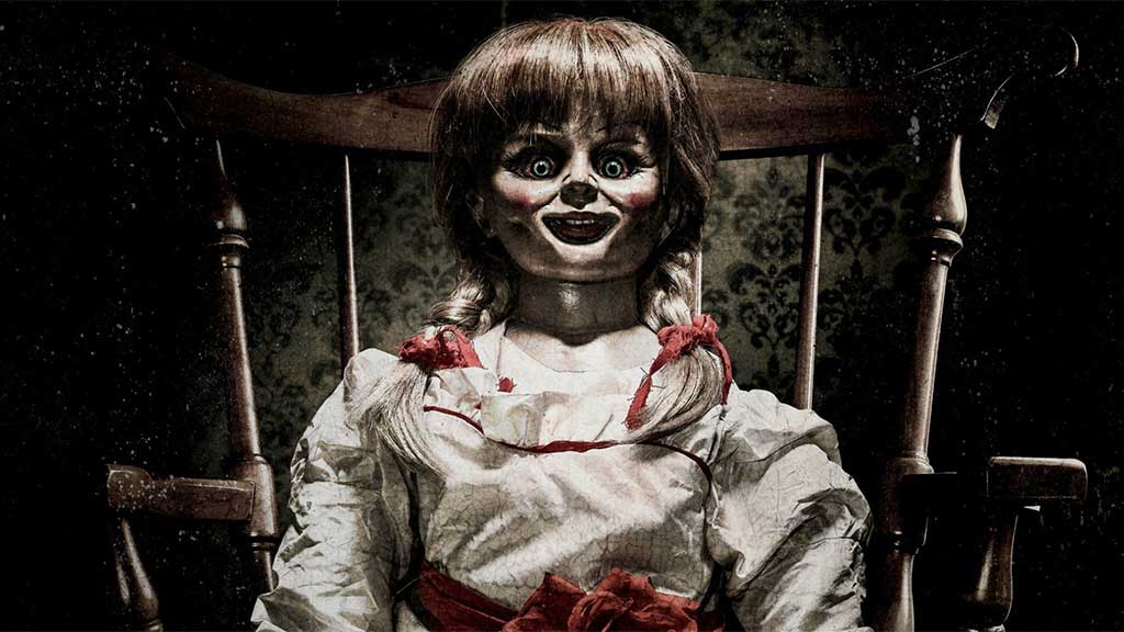 5 inspirasi kostum Halloween dari film horror paling edgy, Annabelle.