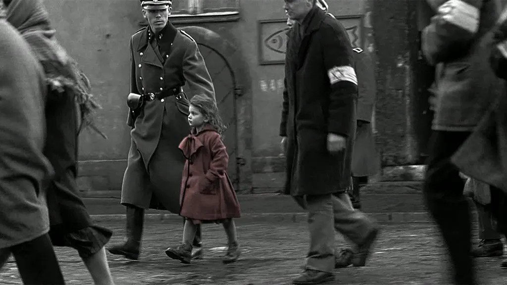 Schindler's List adalah contoh penggunaan simbolisme dalam film yang memukau.